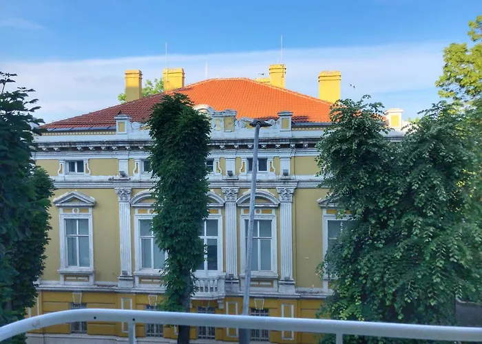 Luxury Sea View Bulldog Place