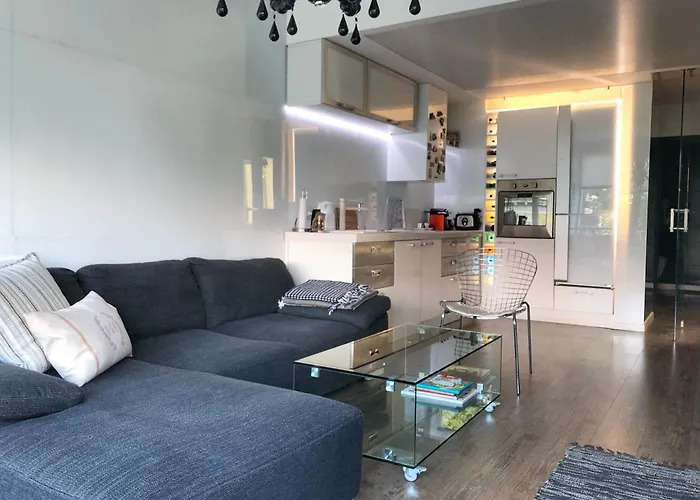 Luxury Sea View Bulldog Place