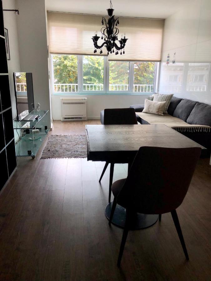 Luxury Sea View Bulldog Place Apartment Warna